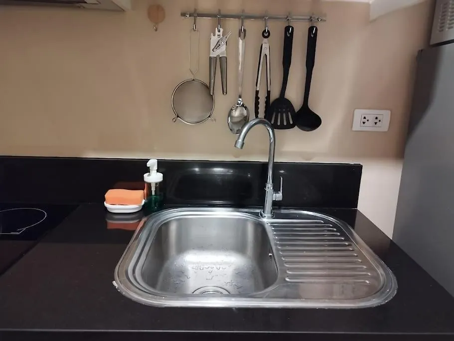 Condo Deluxe Near Naia Terminal 3 Manila