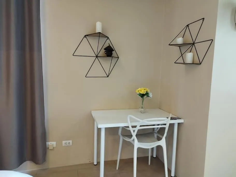 Condo Deluxe Near Naia Terminal 3 Manila Apartment