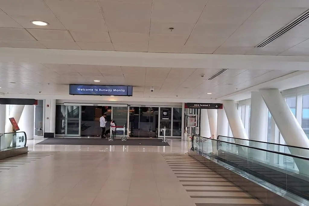 Condo Deluxe Near Naia Terminal 3 Manila Philippines