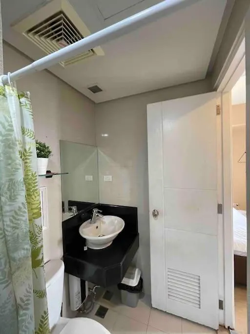 Condo Deluxe Near Naia Terminal 3 Manila Apartment