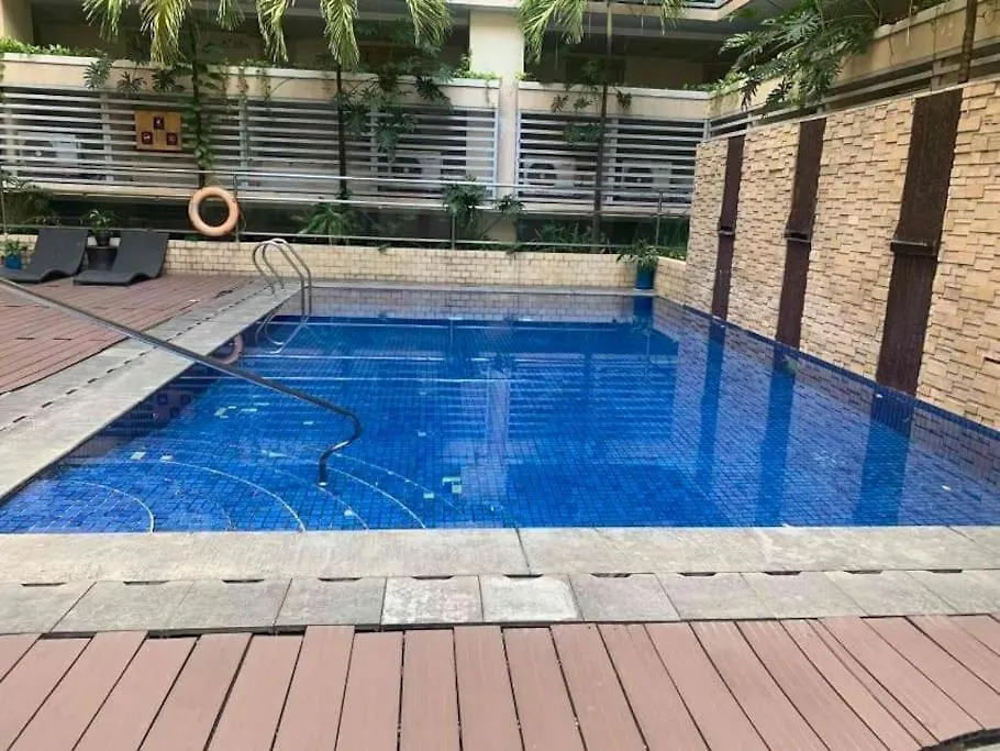 Condo Deluxe Near Naia Terminal 3 Manila